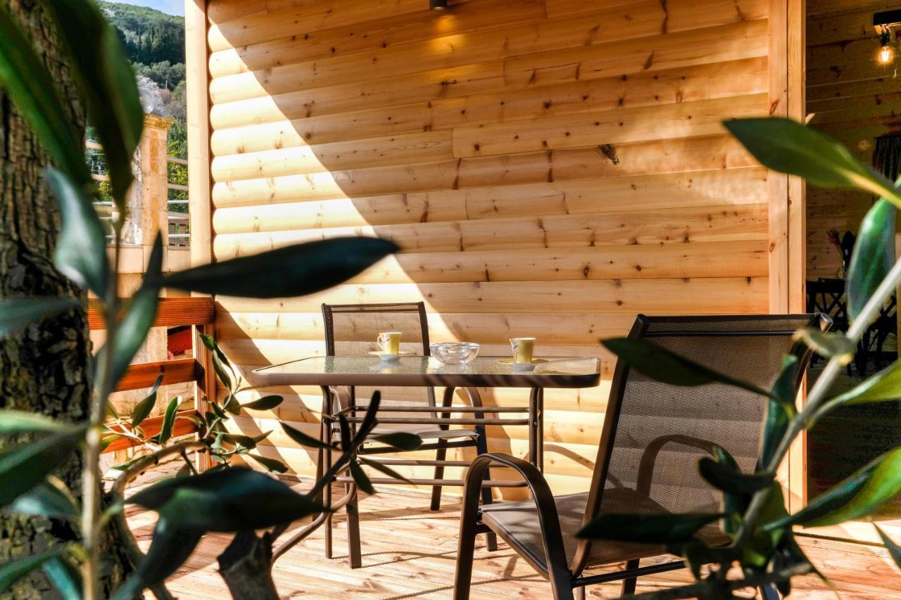 Romantic Tree House Kato Pavliana ภายนอก รูปภาพ